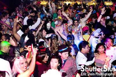 http://bootiemashup.com/eric2013/Crowd_halloween1.jpg